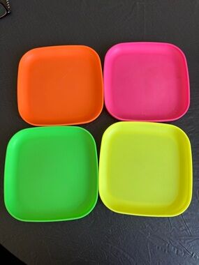 Tupperware Neon Square Plates Set - Orange, Pink, Green & Yellow